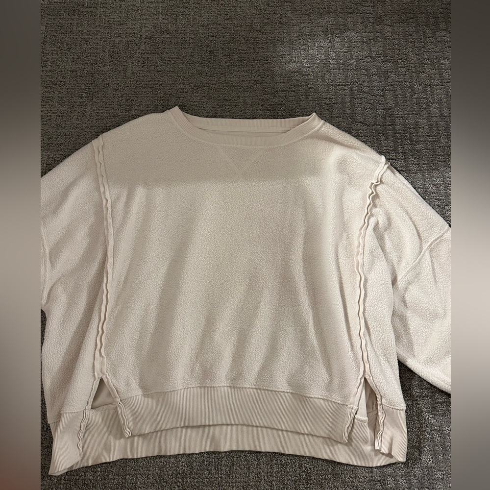 American Eagle Huggable Comfortable Cream Crewneck Sweatshirt Size Medium